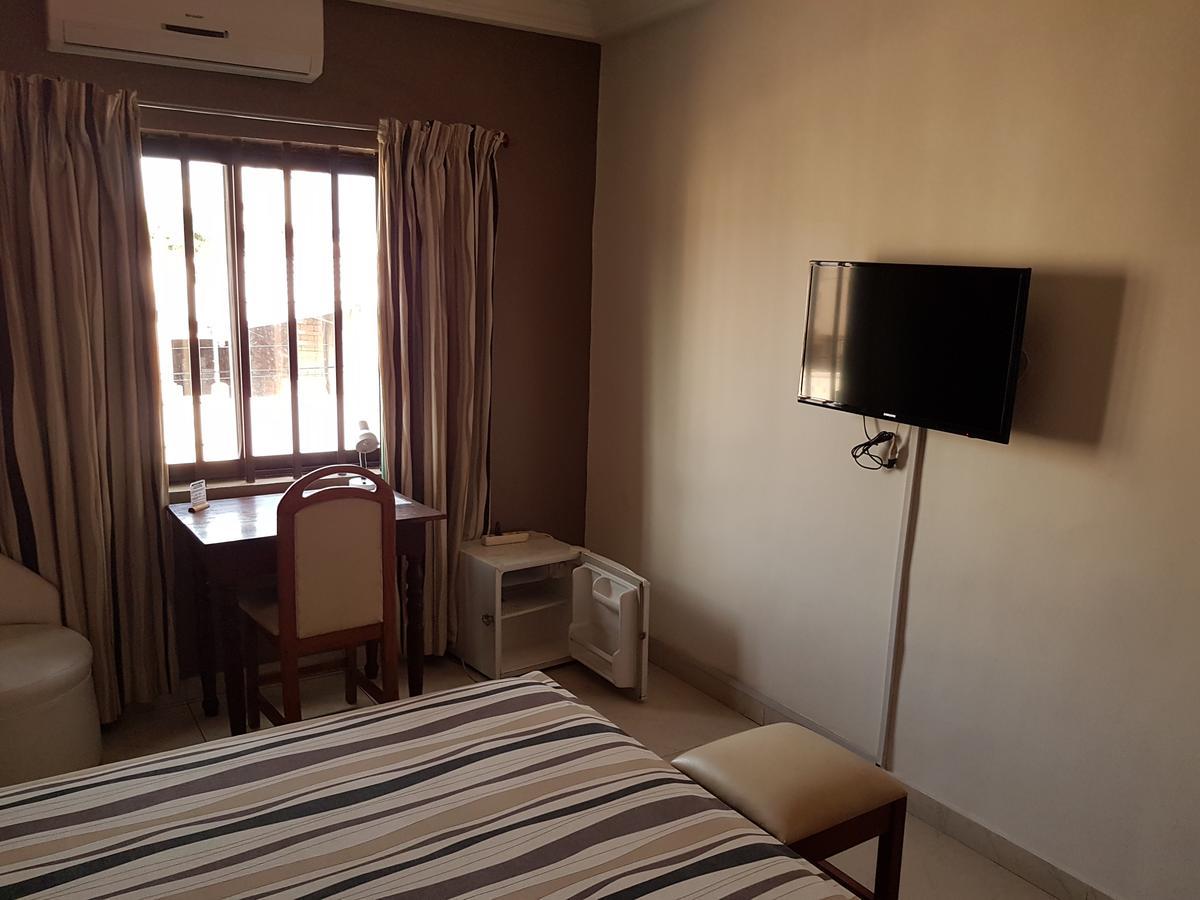 Acropole Hôtel Cotonou Extérieur photo