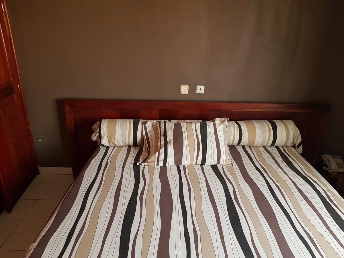 Acropole Hôtel Cotonou Extérieur photo