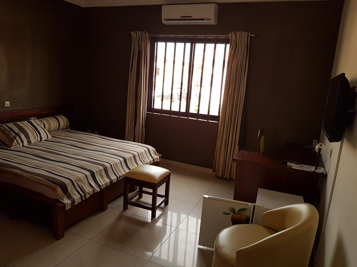 Acropole Hôtel Cotonou Extérieur photo